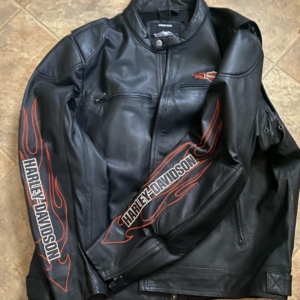 Harley-Davidson Black Bomber Jacket with Classic Style
